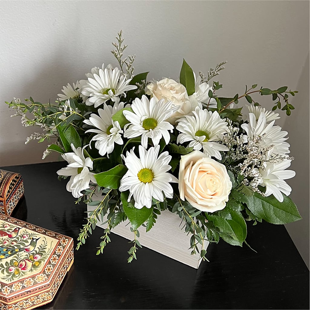 Fresh Linen Box Bouquet – Blooms And Gifts, Concord CA