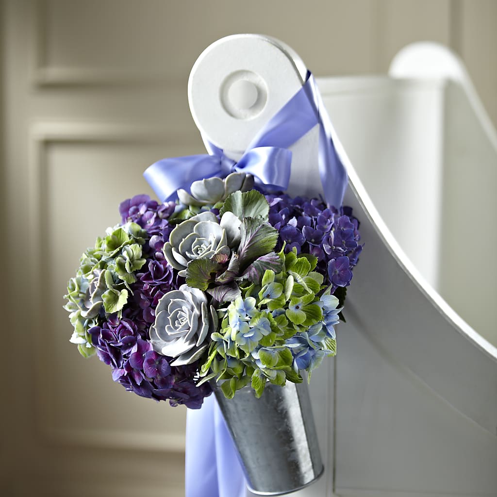 Declaration Pew Décor – Blooms And Gifts, Concord CA