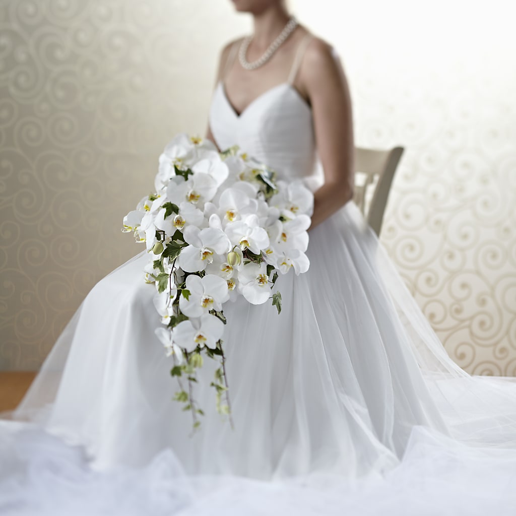 Classic White Bouquet – Blooms And Gifts, Concord CA