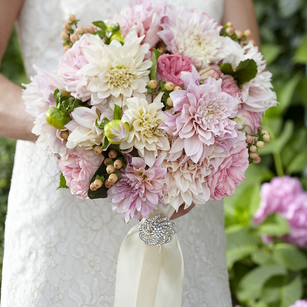 Heart's Promise Bouquet – Blooms And Gifts, Concord CA