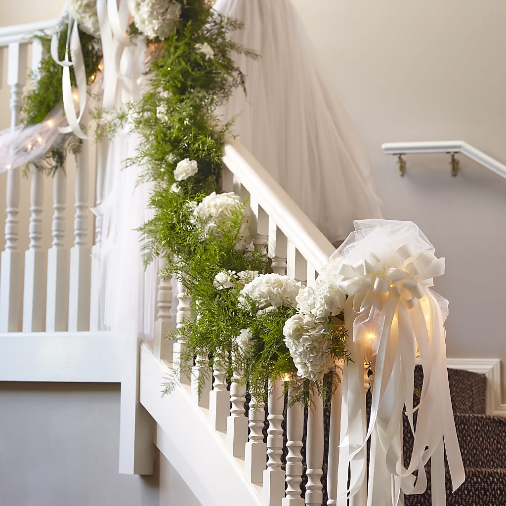 Champagne Dreams Garland – Blooms And Gifts, Concord CA