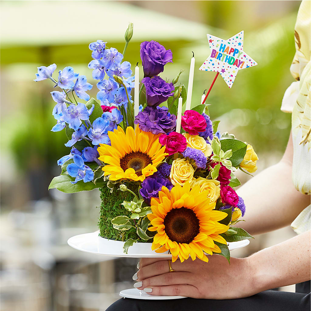 Star of the Day Floral Cake –  Blooms And Gifts, Concord CA